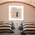 Medieval Cave Experience Apartment *